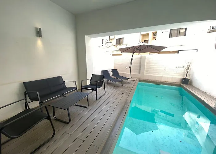 St Julians Apt With Pool