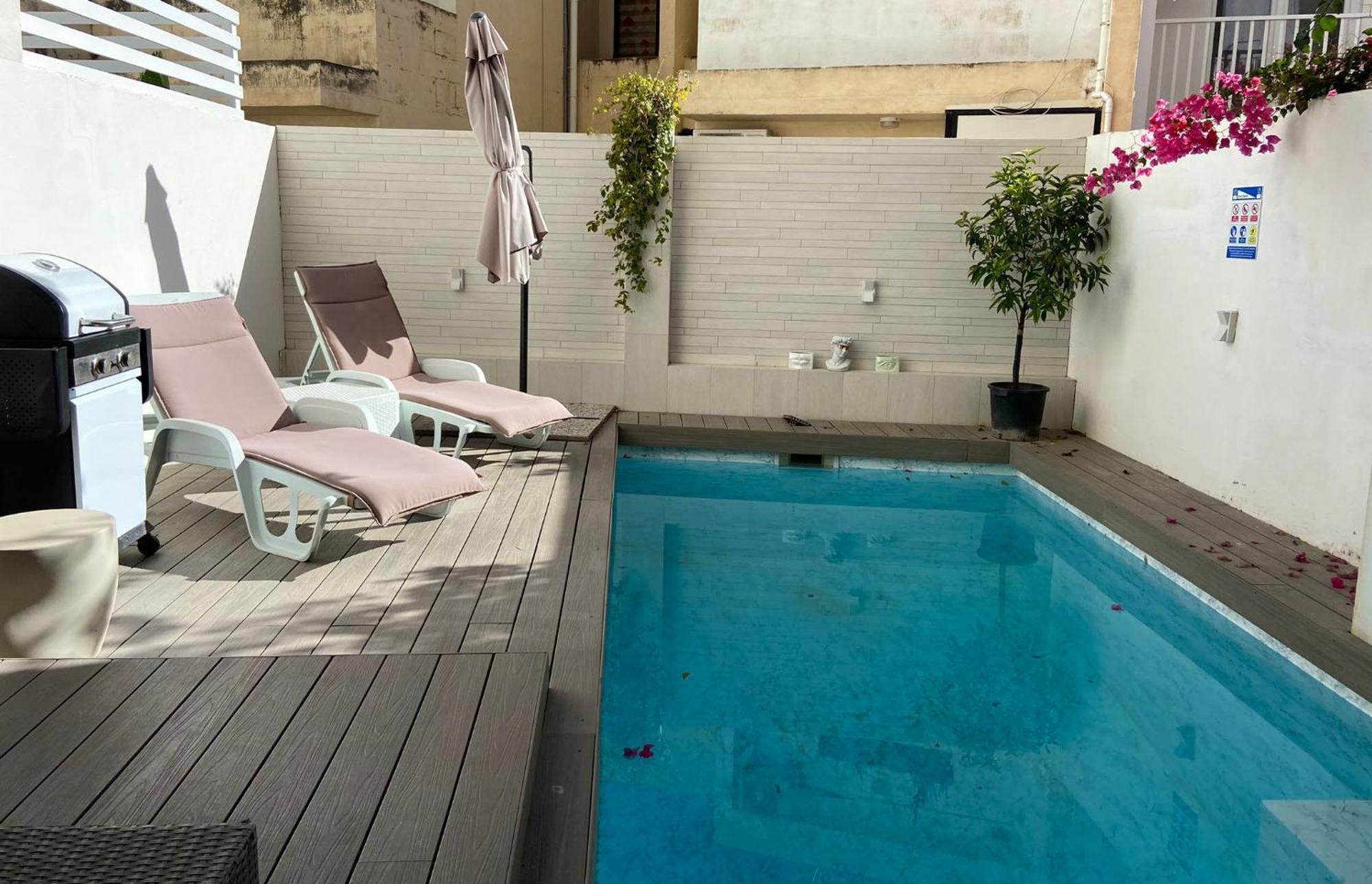 St Julians With Pool *